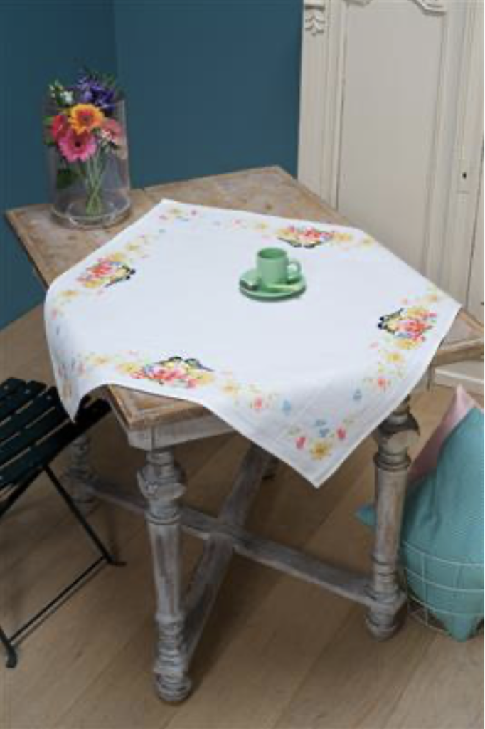 Aida tafelkleed kit Meesjes met bloemen