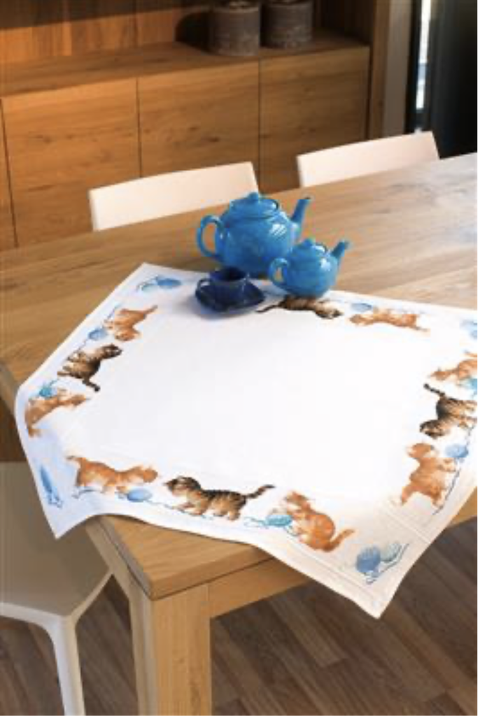 Aida tafelkleed kit Spelende poezen