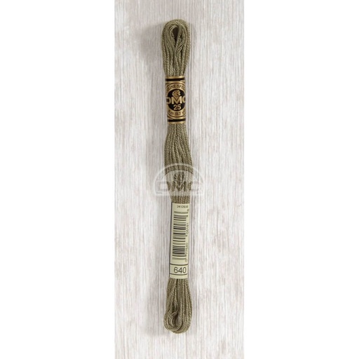 [117MC-0640] DMC Mouliné splijtzijde 8m - 0640