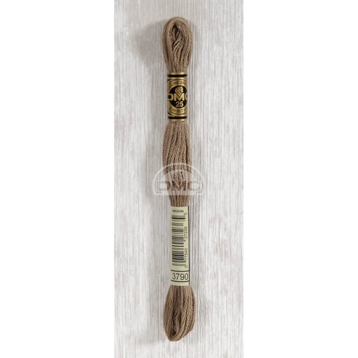 [117MC-3790] DMC Mouliné splijtzijde 8m - 3790