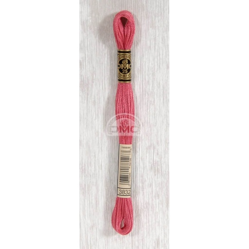 [117MC-3832] DMC Mouliné splijtzijde 8m - 3832