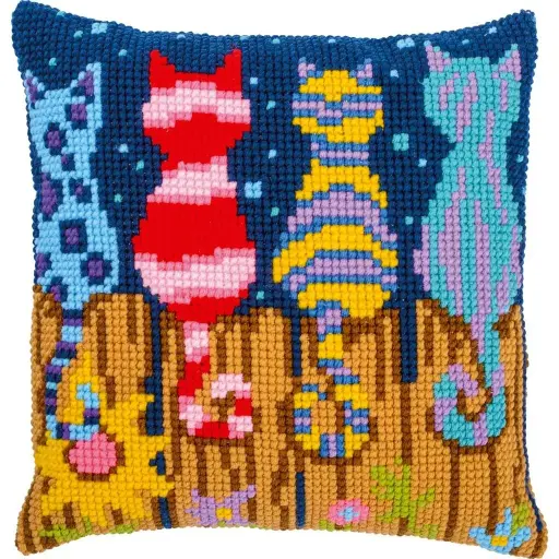 [PN-0223935] Kruissteekkussen Katten op hek